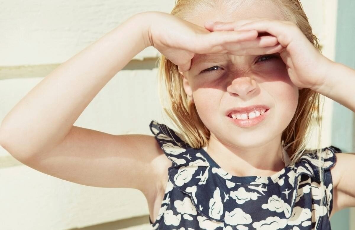 light sensitivity in eyes